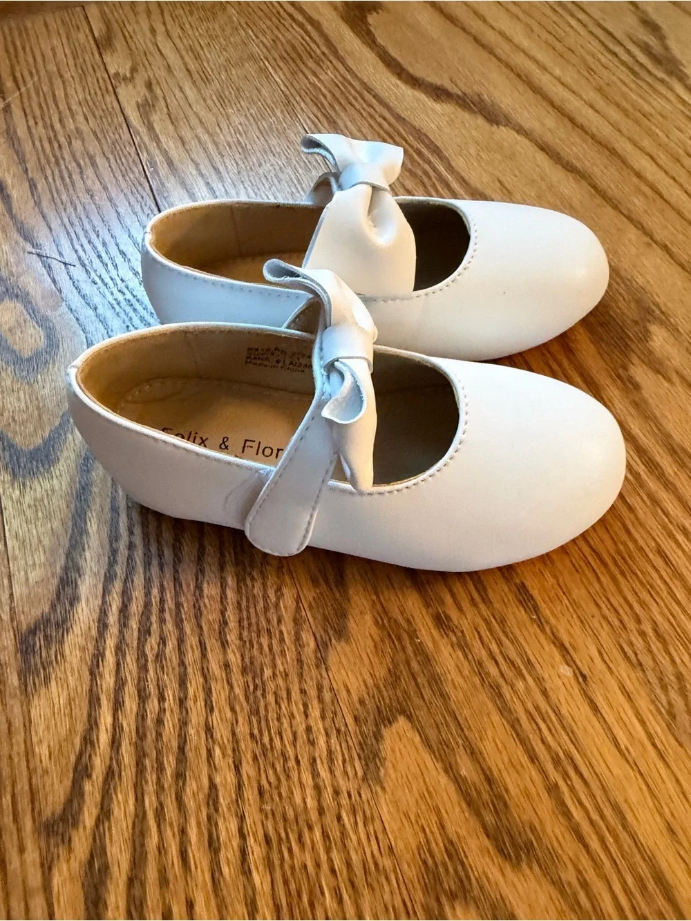 Girls' White Bow Strap Dress Shoes - Classic Mary Jane